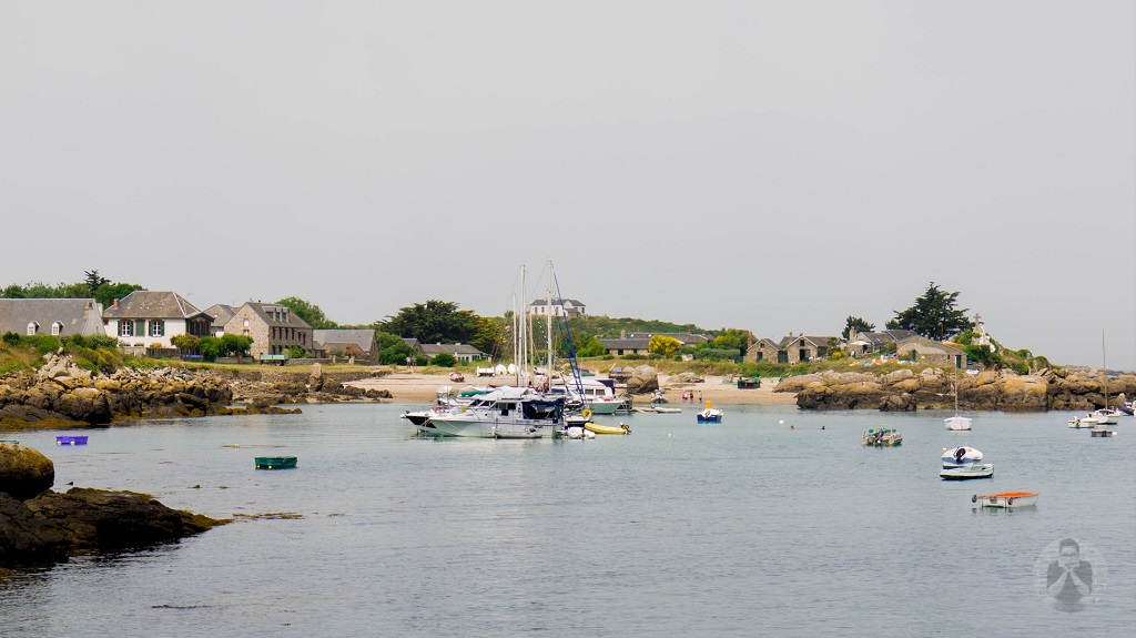 Beach houses at Les îles Chausey