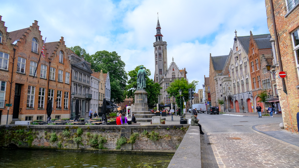 Statue Jan Van Eyck