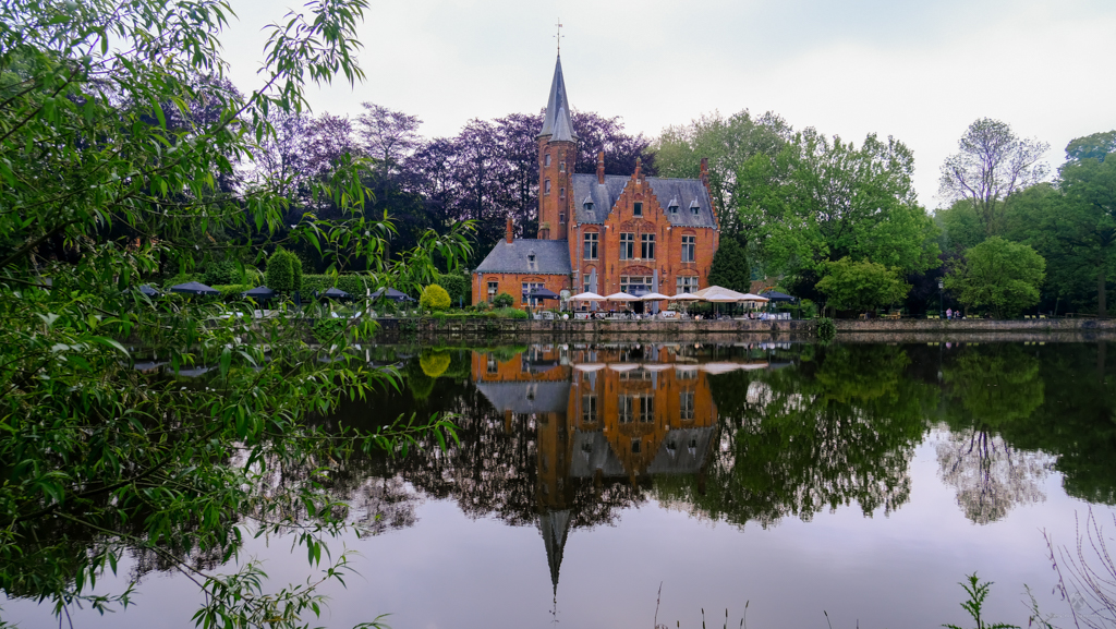 Kasteel Minnewater - a cozy restaurant along the canal