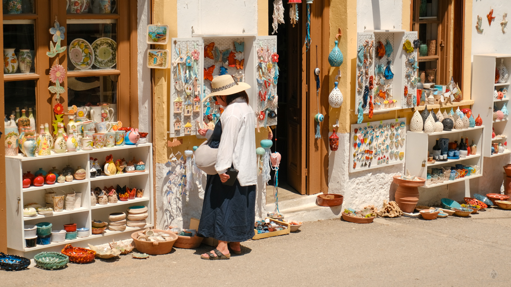Ceramic (window) shopping at Margarites
