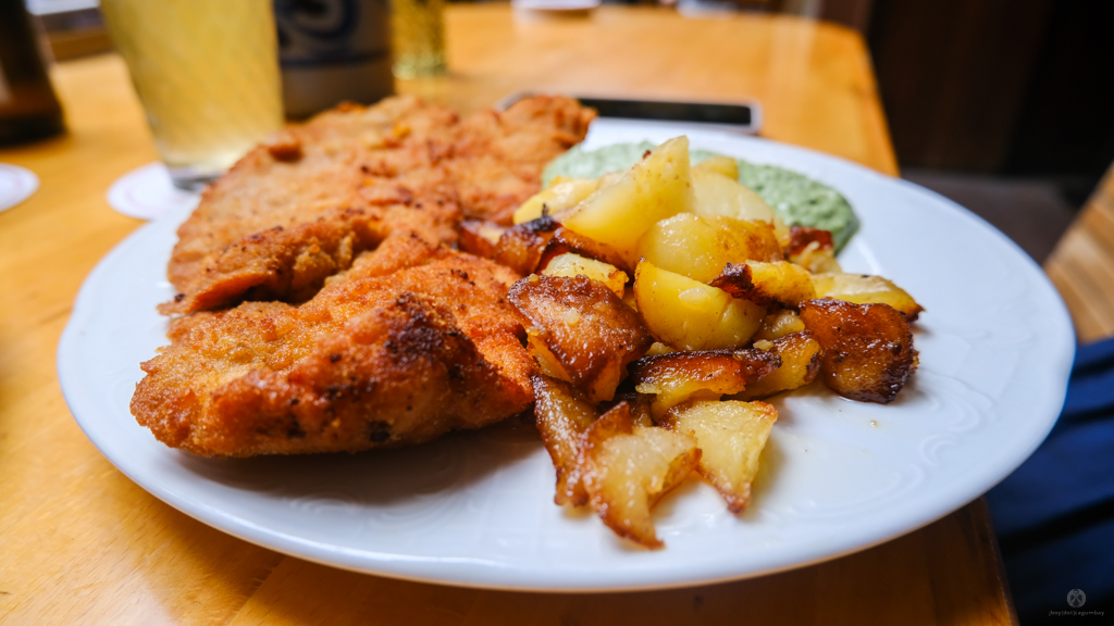schnitzel with Frankfurt's green sauce