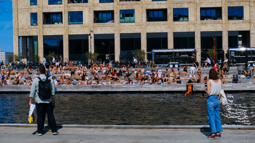 Sight-seeing from Broens