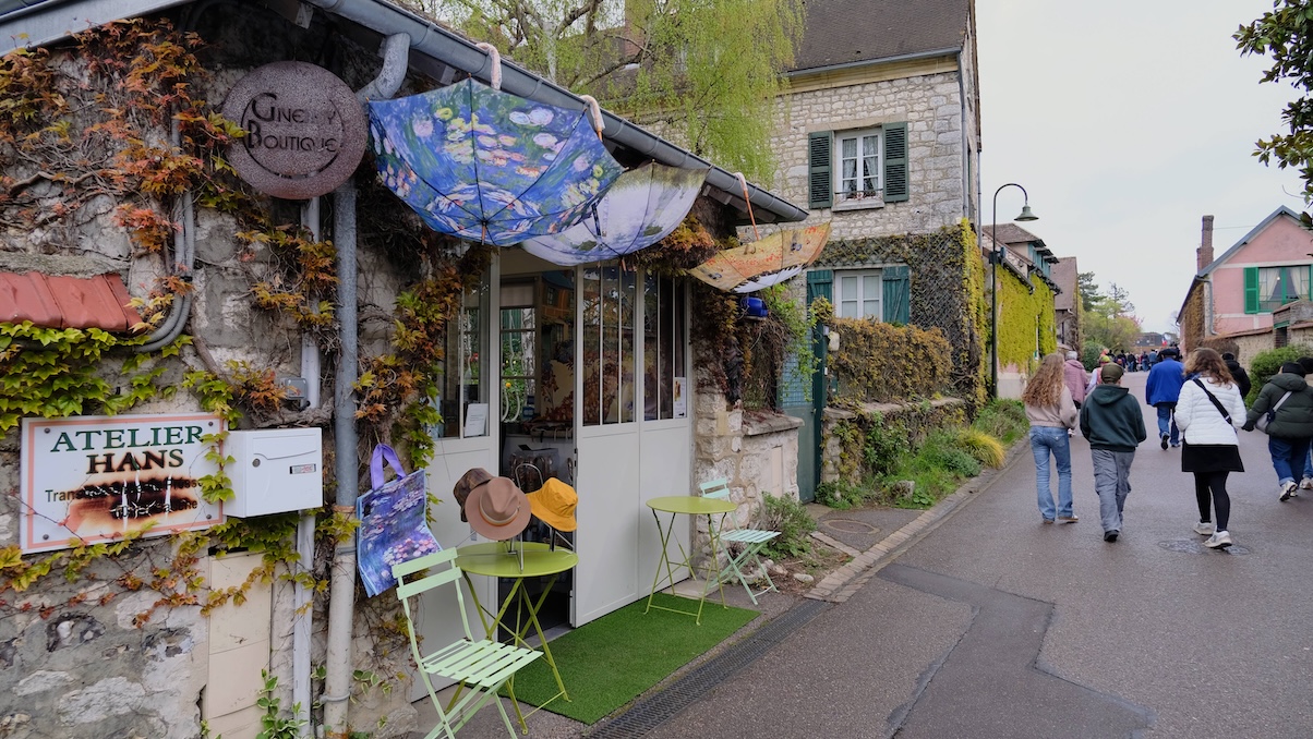 Some of the few Ateliers in Giverny